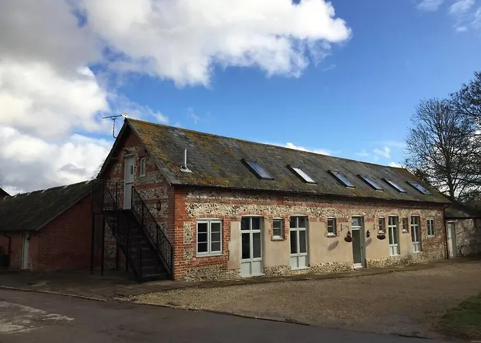 Scotland Lodge Farm, Stonehenge - The Stalls Groundfloor No Dogs & The Loft Dog Friendly